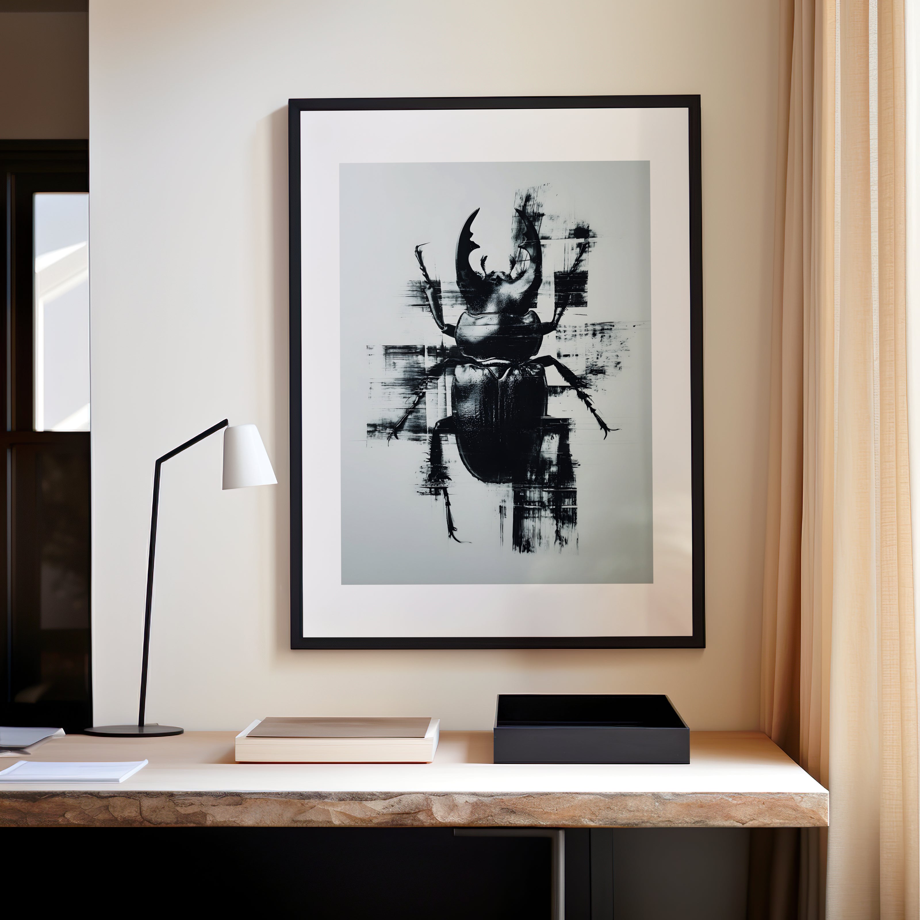 Cadre abstrait d'un scarabée noir dans un bureau 